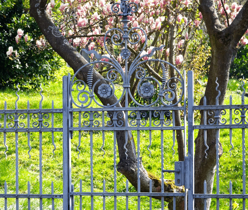 Feuerverzinkter Gartenzaun, wirtschaftlich sinnvoll Feuerverzinkter Gartenzaun, wirtschaftlich sinnvoll