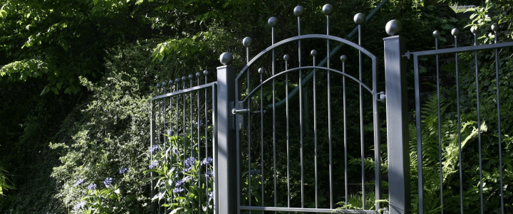Zäune und Pforten für Ihren Garten planen